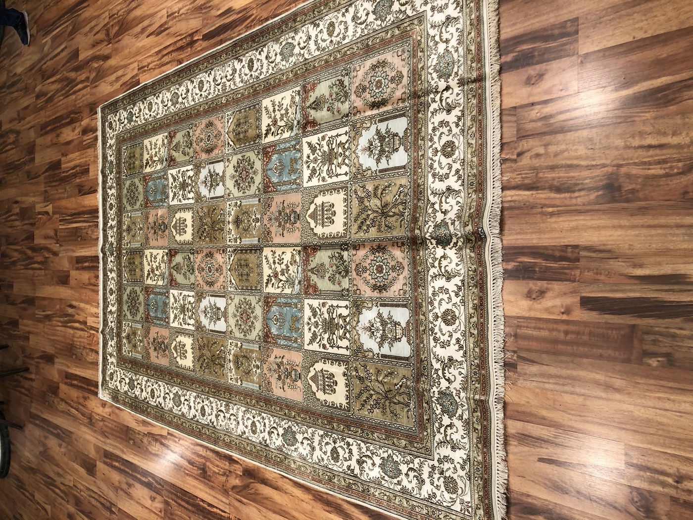 Handwoven Bakhtiari Garden rug